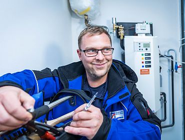 Ein Techniker bei der Arbeit